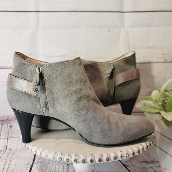 Cole Haan Gray Suede Leather Ankle Heeled Buckle Zip Booties Size 9.5B - Picture 12 of 16